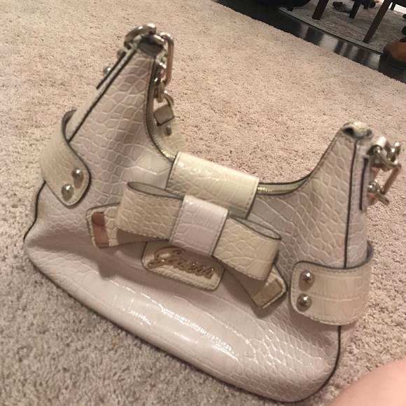 Guess Bone Faux Alligator Purse - Picture 3 of 8